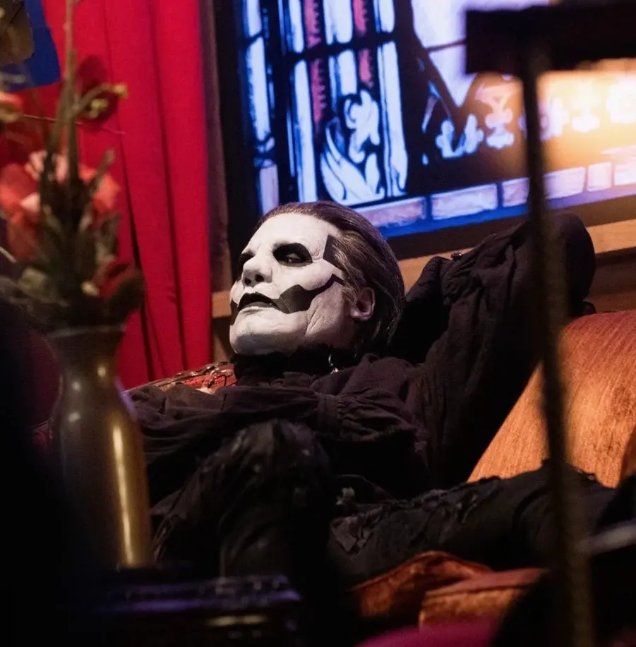 Avatar of Papa Emeritus IV / Copia