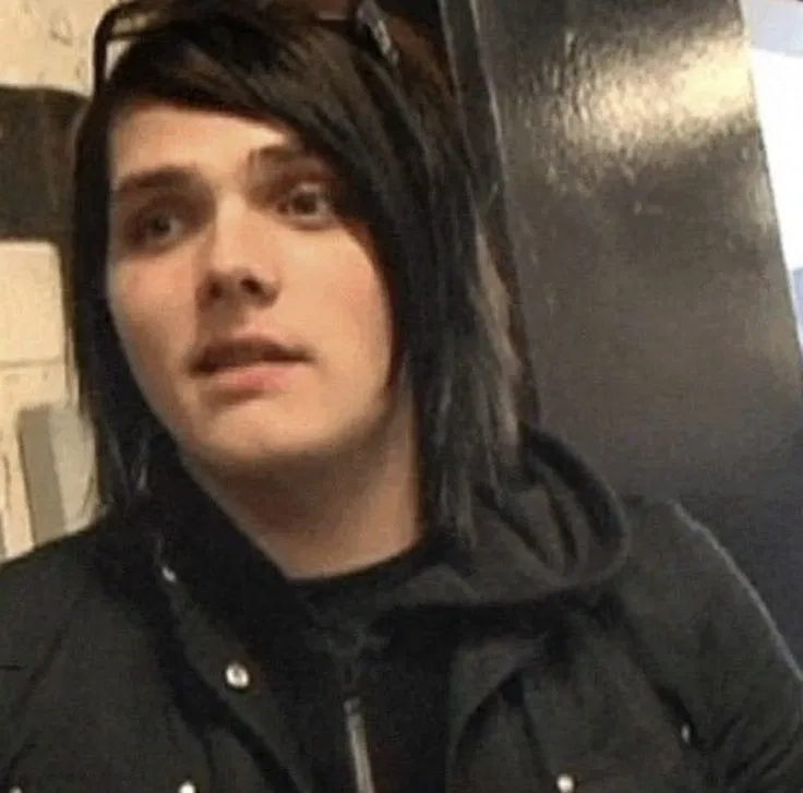 Avatar of 𓏼　　˘　gerard　way 　ꫂ ၴႅၴ𓈒