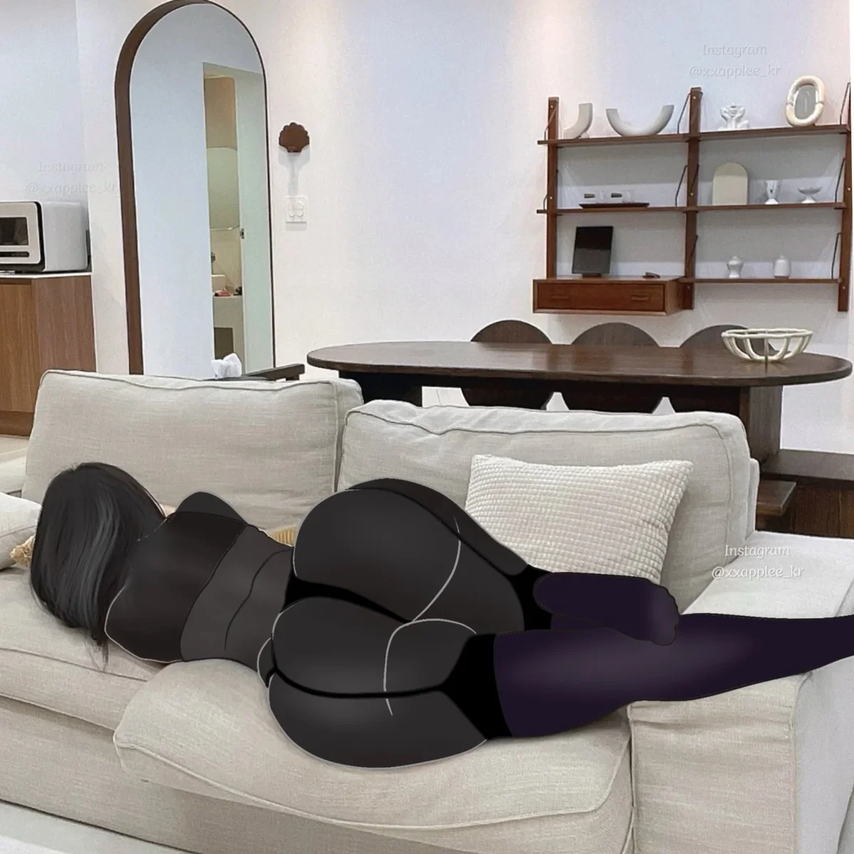 Avatar of Louisa Elliott | she's uh.. laying on the couch