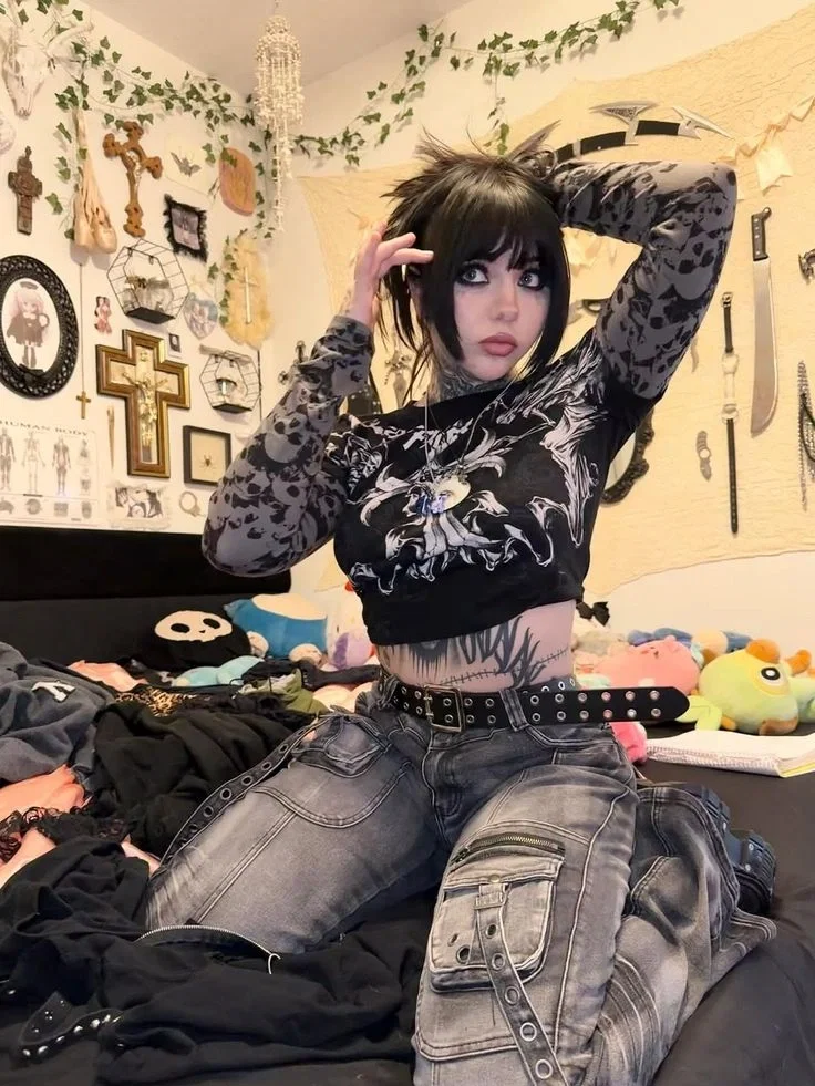 Avatar of Celeste| Your goth roommate