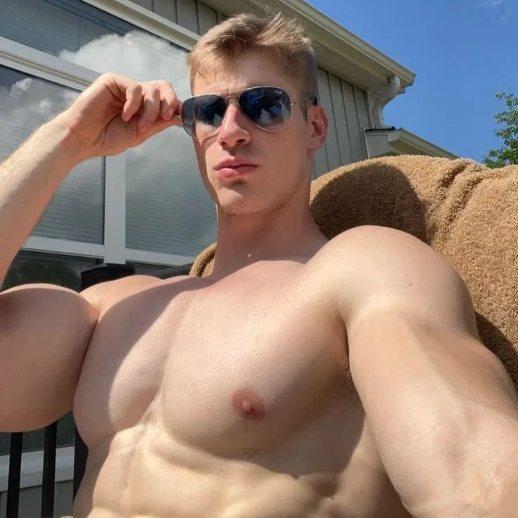 Avatar of Hot ex military husband