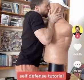 Avatar of Sal and bat got into a fight D: (IMAGE SLIGHTLY RELATED)