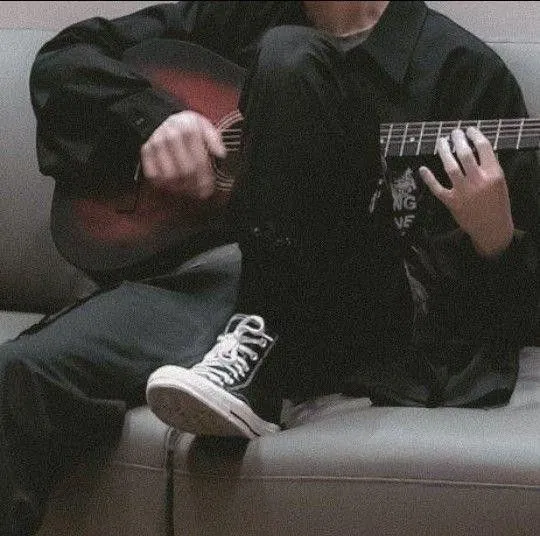 Avatar of 🎸Bσყ Bαɳԃ🎸