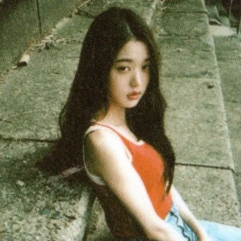 Avatar of ⋆ ̊࿔ wonyoung θρ ̊⋆