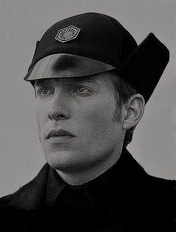 Avatar of General Hux {Tidying}