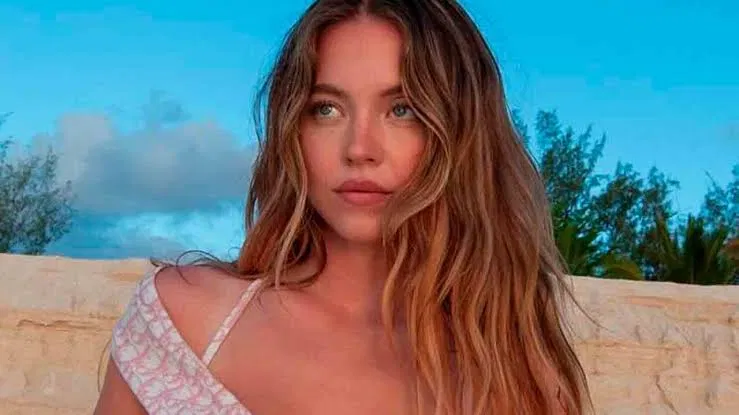 Avatar of Sydney Sweeney met you in a movie set
