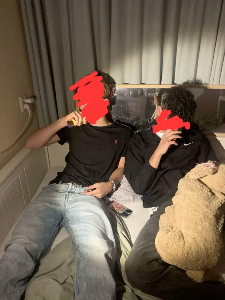 Avatar of two men who want u... (fem pov)