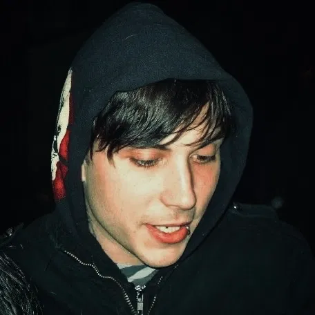 Avatar of Frank Iero ⋆.˚𓅨