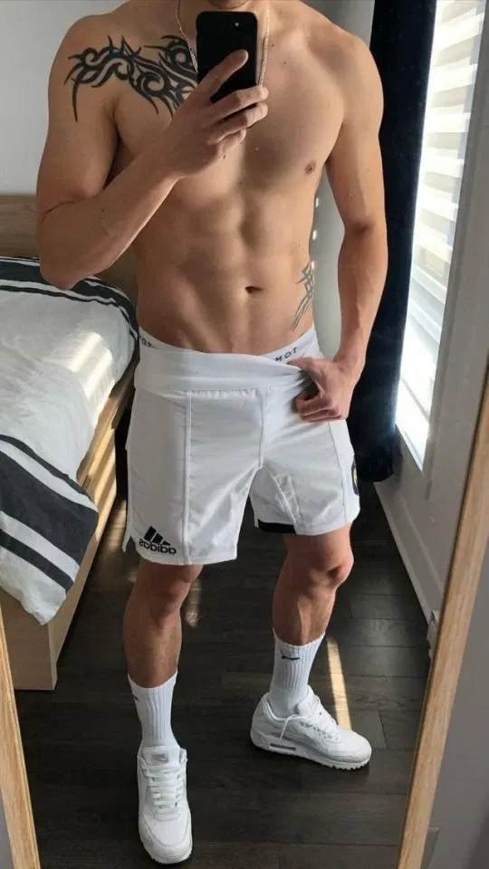 Avatar of Gabriel - masturbating