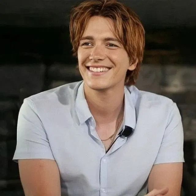 Avatar of ✰ Fred Weasley ✰ ||Christmas Bot!||