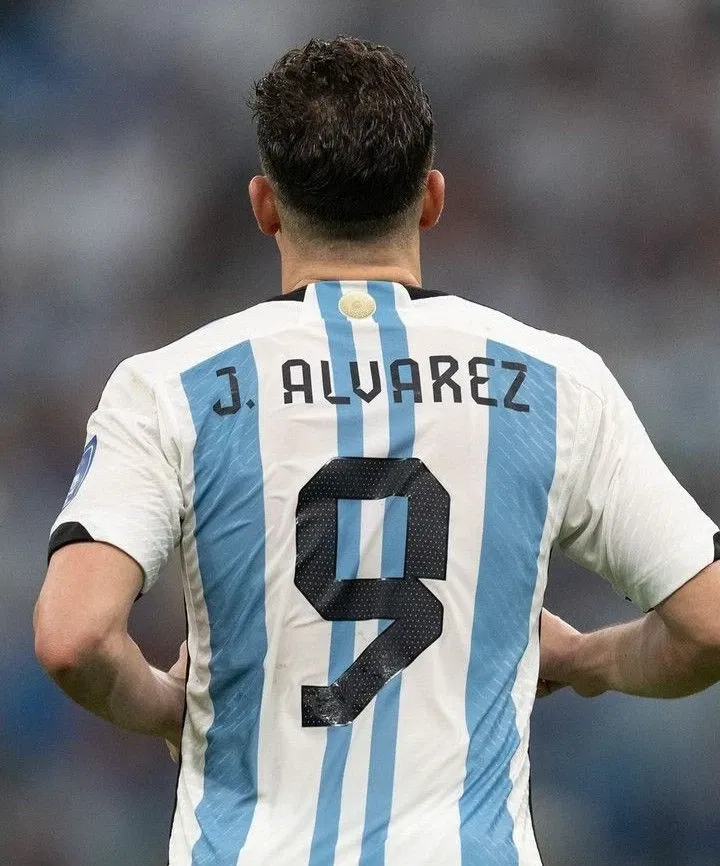 Avatar of Julián Álvarez - Versatile forward