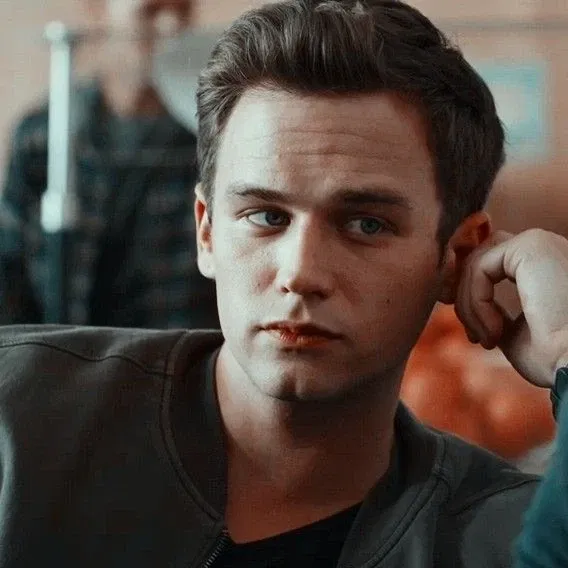 Avatar of Justin Foley