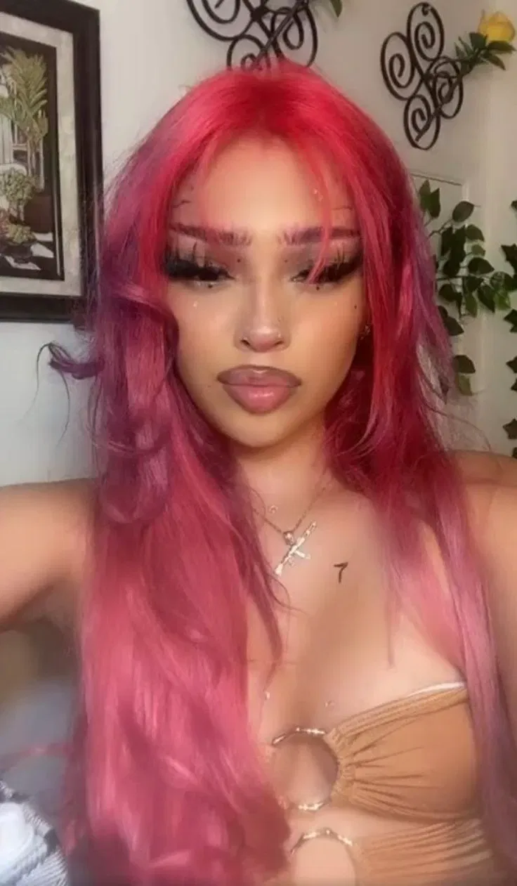 Avatar of Nora 