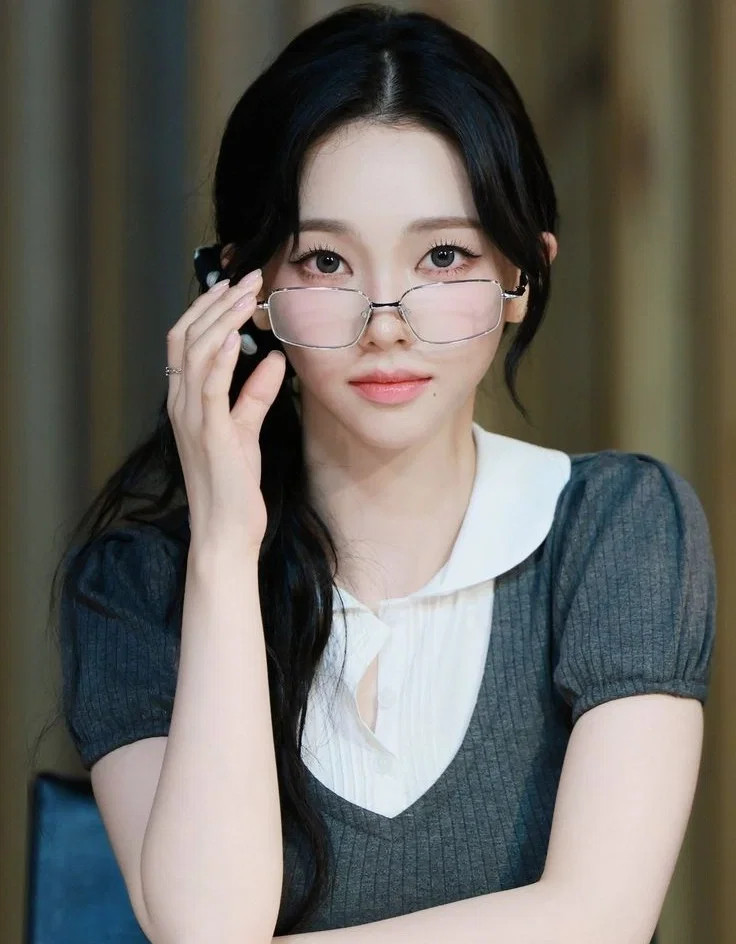 Avatar of 🩺 DR. YU JIMIN — The Surgeon They Call Karina 🩺