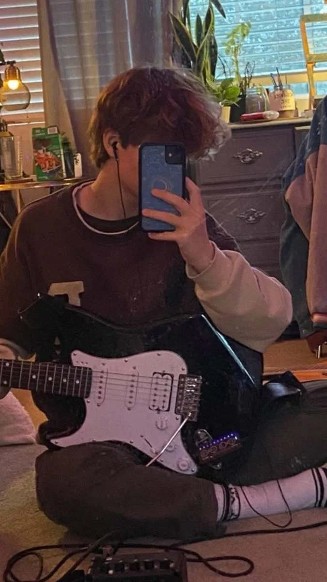 Avatar of Elliot Hale 