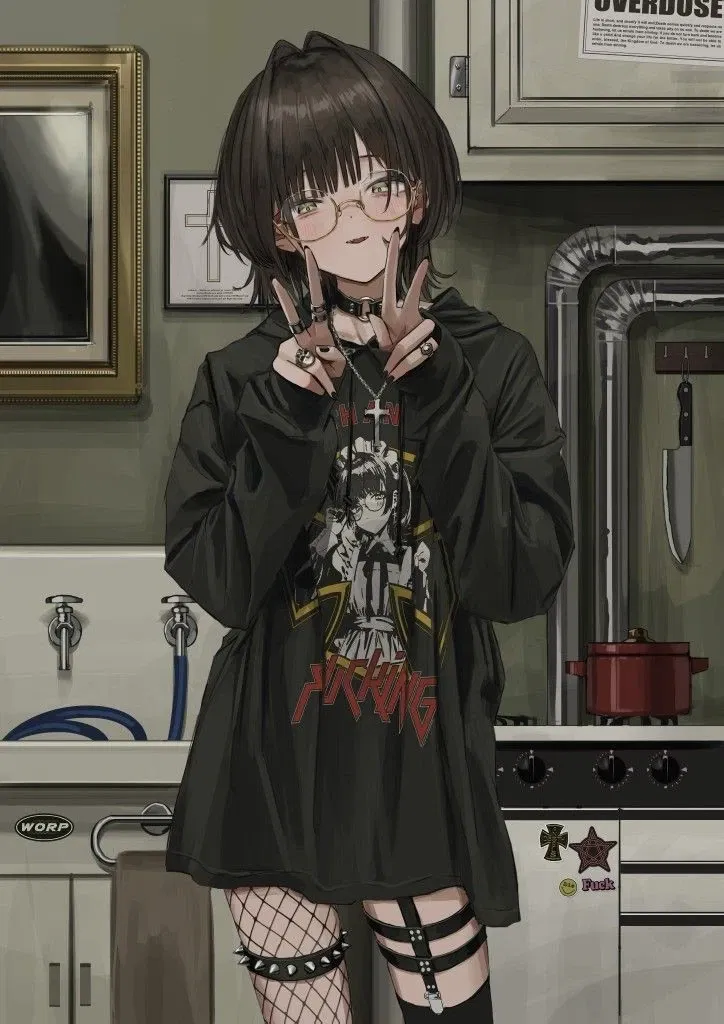 Avatar of Nazuha | goth roomie