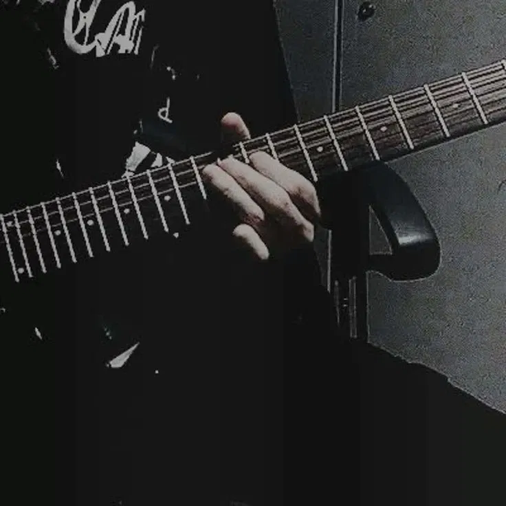 Avatar of ɱίƈ⍺ɦ ʝ⍺ƈơɓ᥉ 🎸
