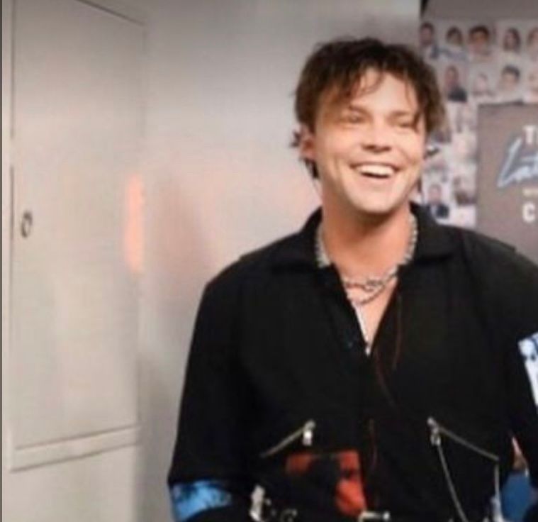Avatar of ashton irwin
