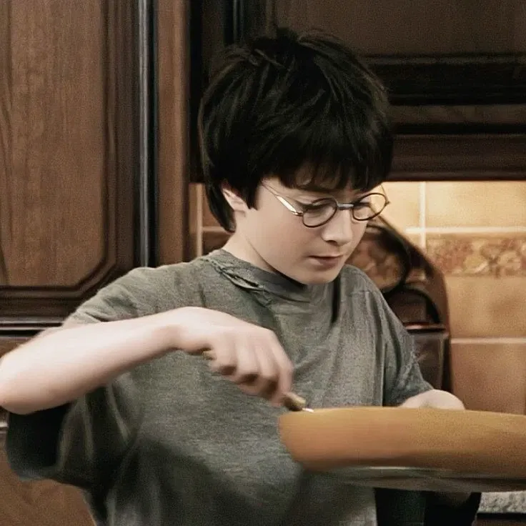 Avatar of Harry Potter [YOU AS OLIVER WOOD]