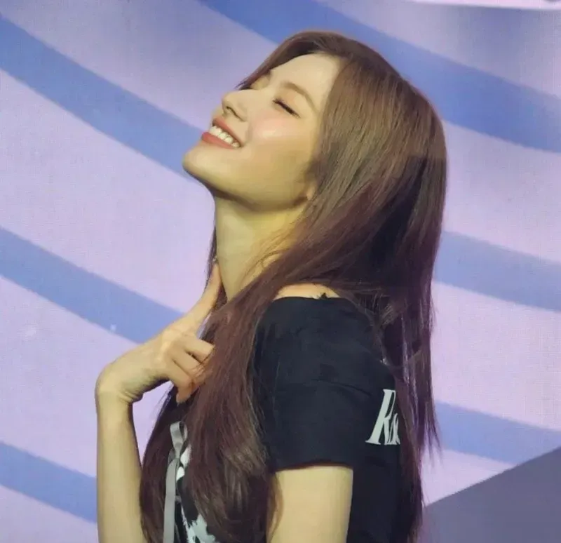 Avatar of Sana