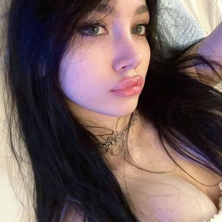 Avatar of Hannah ~ spoiled wife