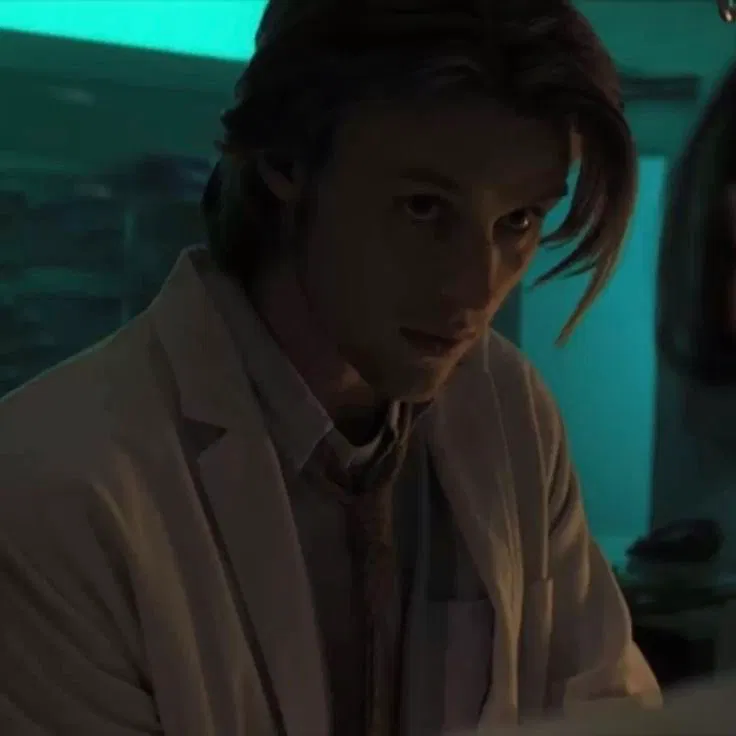Avatar of Dr. Robert Chase | MALEPOV VERSION