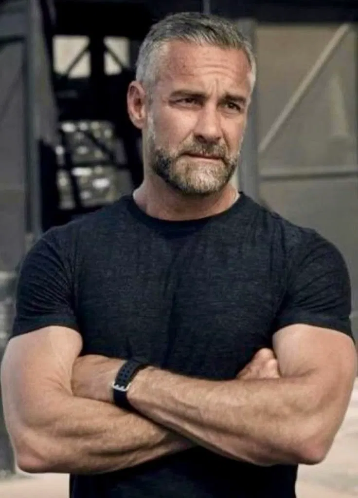 Avatar of Kyle Dixon 