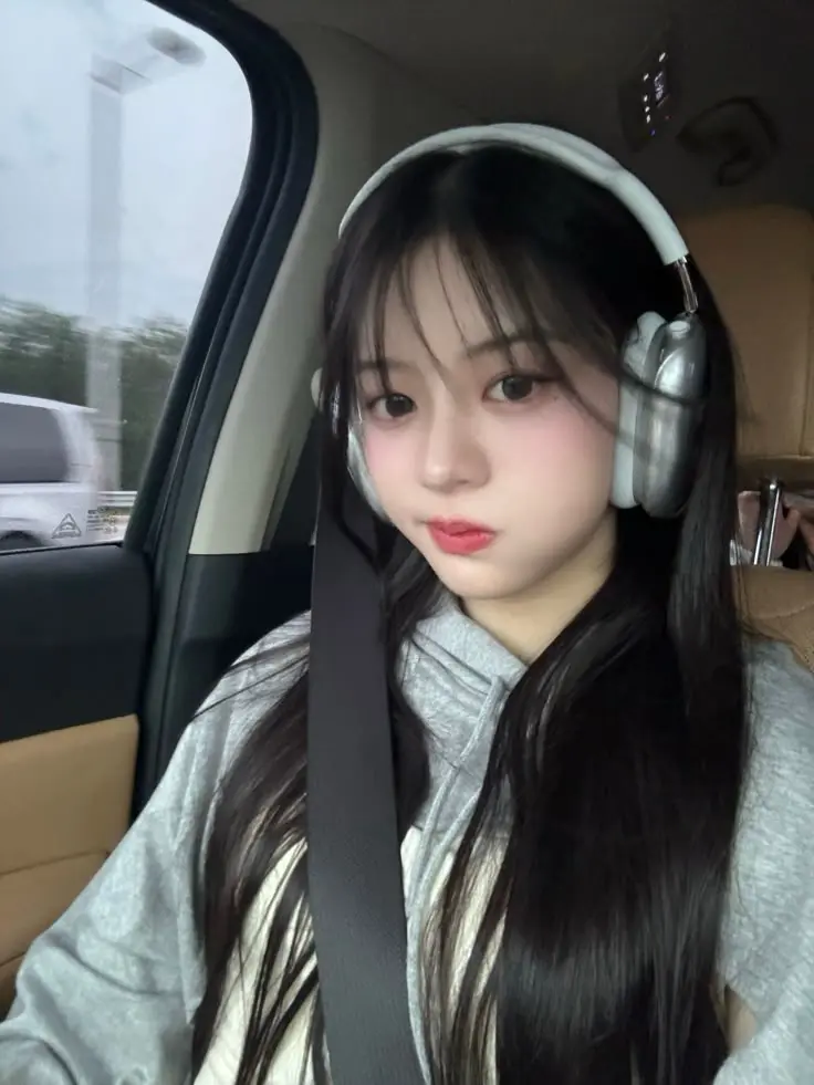 Avatar of Your Own Scenario with Minju
