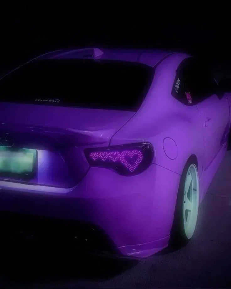 Avatar of Fredina, your GOD friend (she is not a car)