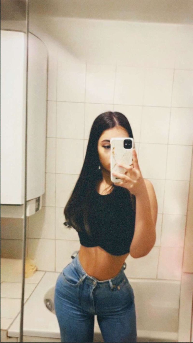 Avatar of Vanessa (your stepsister)