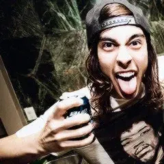 Avatar of Vic Fuentes ; AU