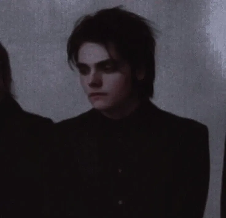 Avatar of Gerard Way ; AU (Cemetery Drive)