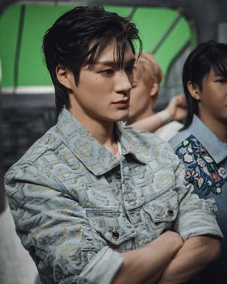 Avatar of Lee Jeno [possessive brother] loyal man