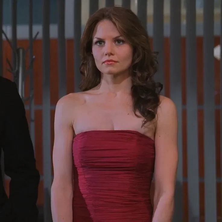 Avatar of Allison Cameron || Red Dress
