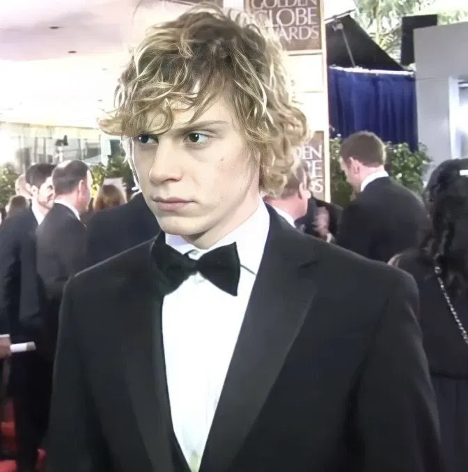 Avatar of Evan Peters