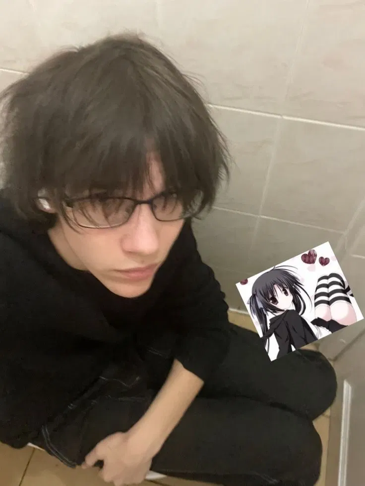 Avatar of Matthew || your pervert roommate.
