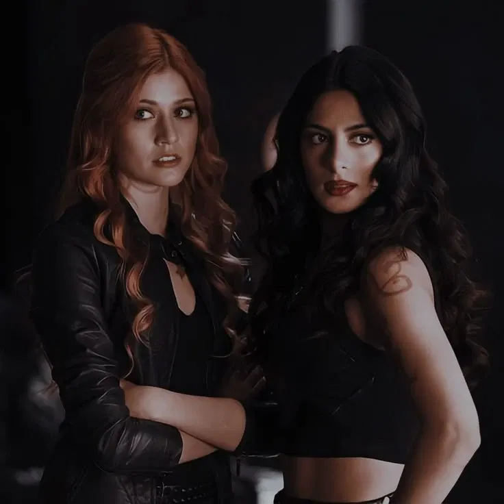 Avatar of Isabella Lightwood and Clary Fairchild