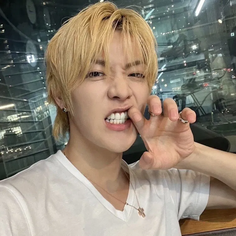 Avatar of yuta nakamoto || jealousy.