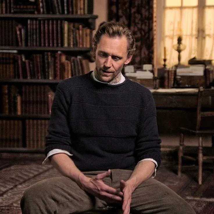 Avatar of Professor Hiddleston 