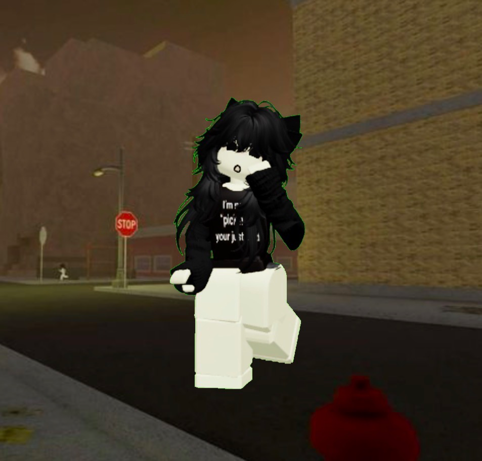 Avatar of angelfeatherzzz - Da Hood pick me girl