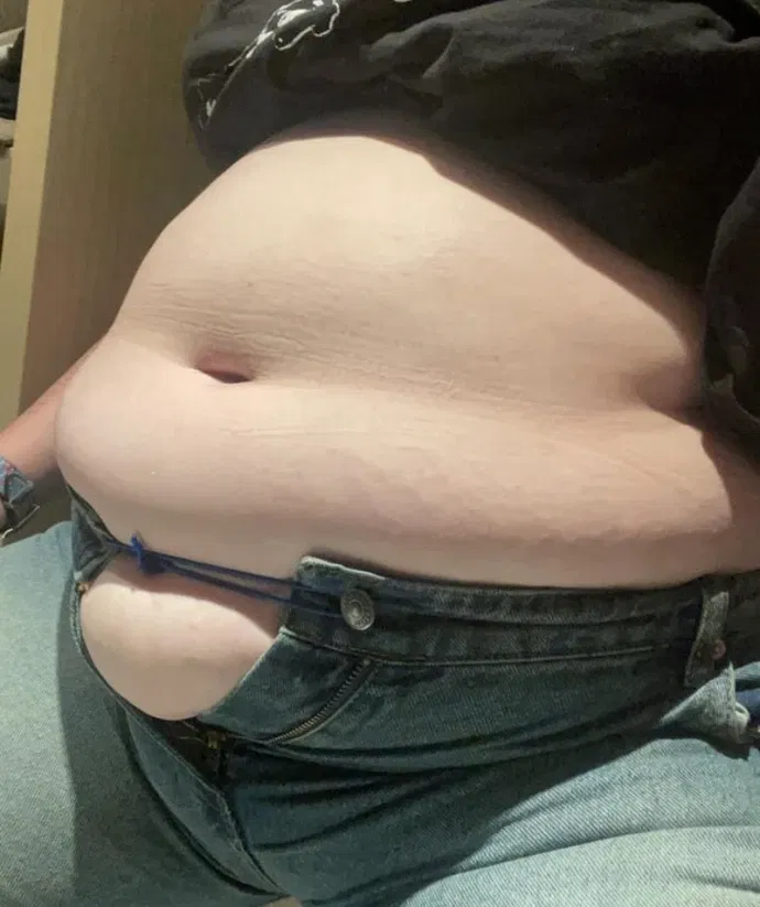 Avatar of Laura - Your fat wife