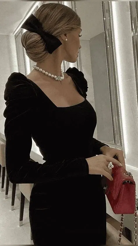 Avatar of Eleanor || Older Woman