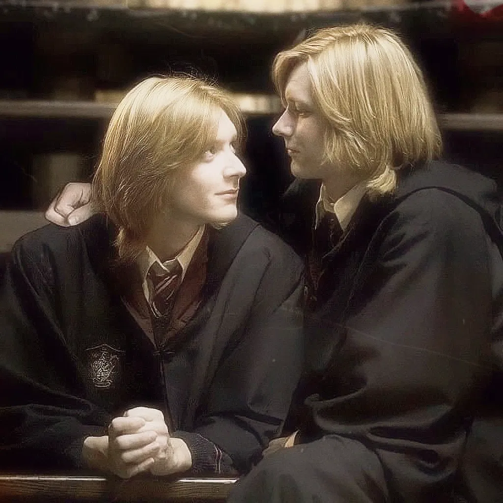 Avatar of Weasley twins