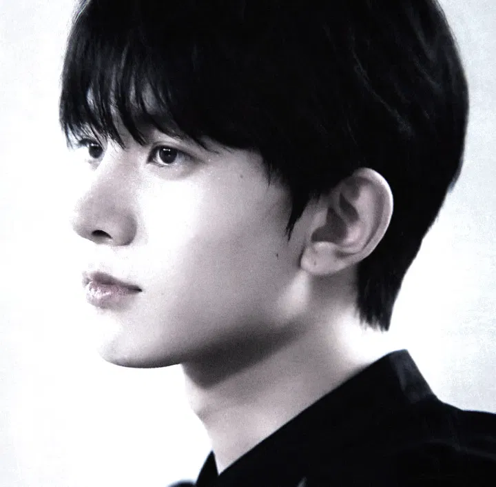 Avatar of Lee Hee Seung + Young vampire.