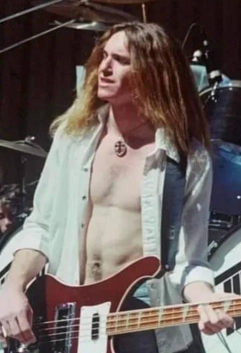 Avatar of Cliff Burton [Zombie AU]