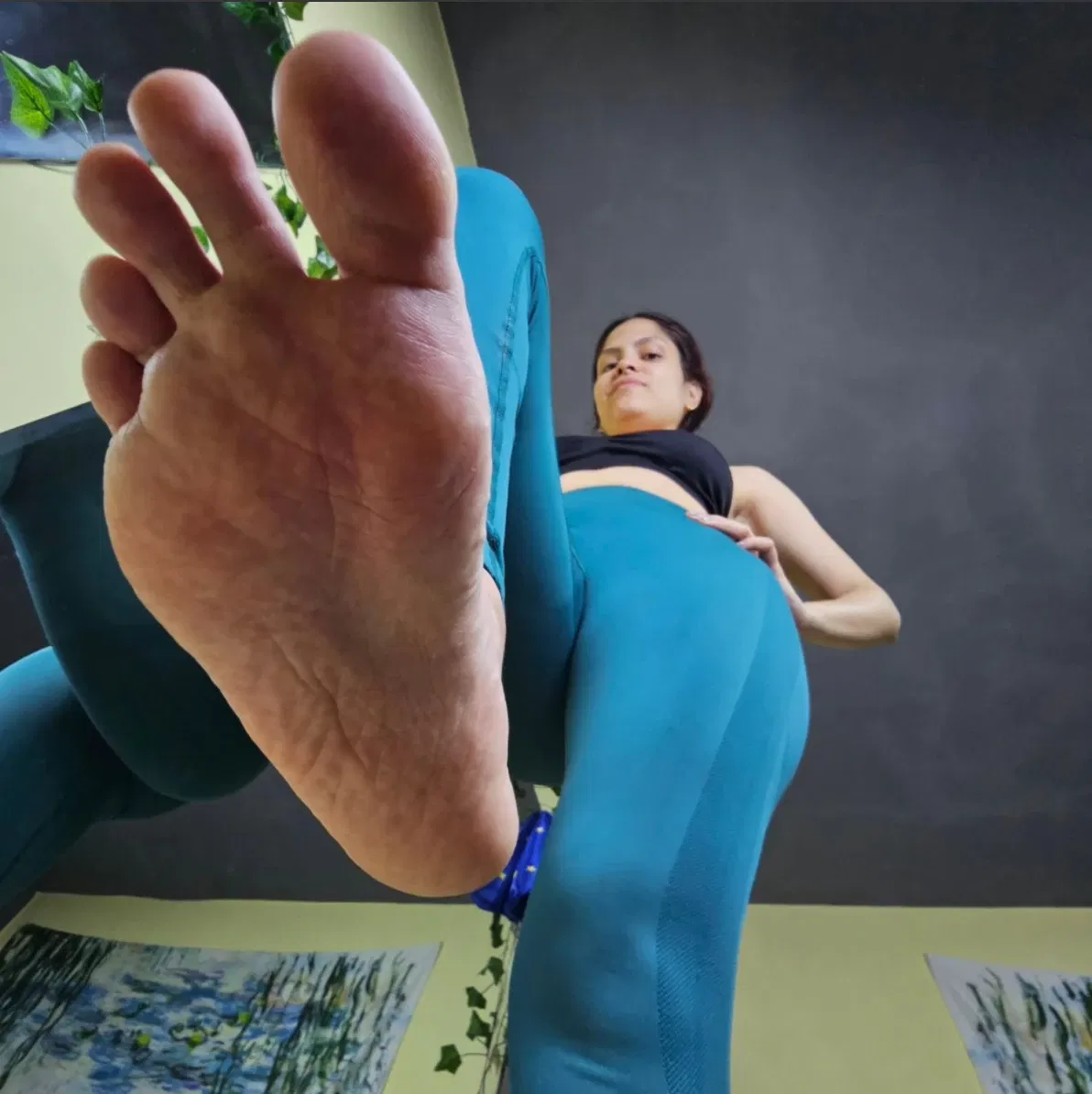 Avatar of Giantess Unaware Woman