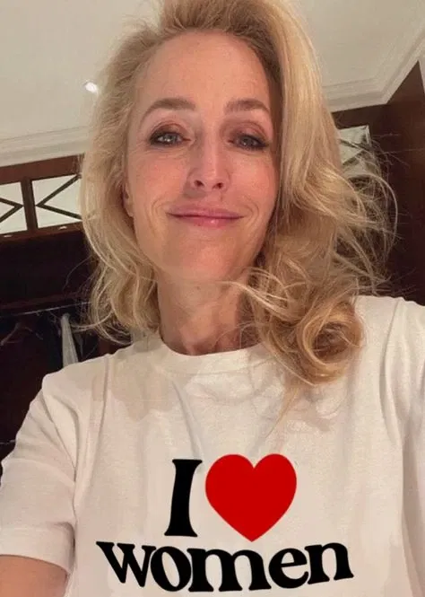 Avatar of Mom's best friend // WLW MILF