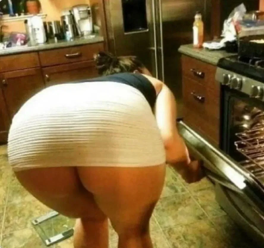 Avatar of Yo friend's mom calls on u to help put the turkey in the oven like... WYD?
