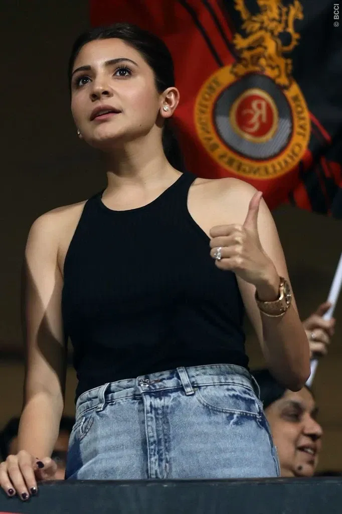 Avatar of Anushka Sharma: (Disappointed Wife)