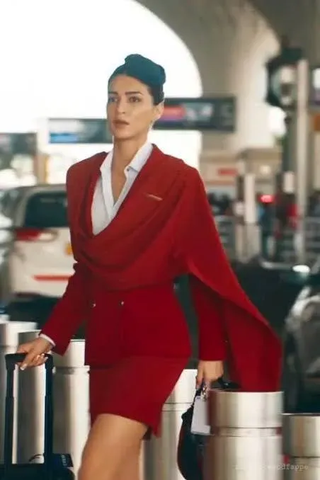 Avatar of Kriti Sanon (Air hostess) 